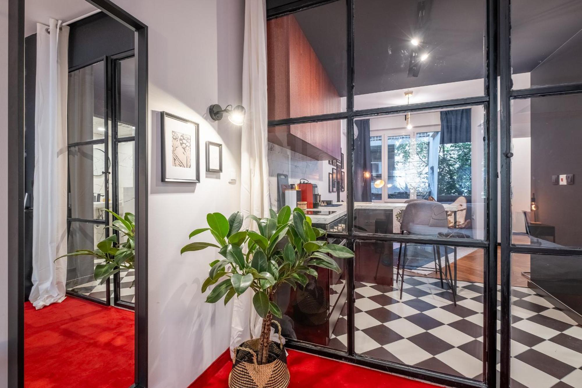 Central Art-Inspired Flat With Private Garage Sofia Exterior photo